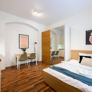 Studio met een King Size Bed